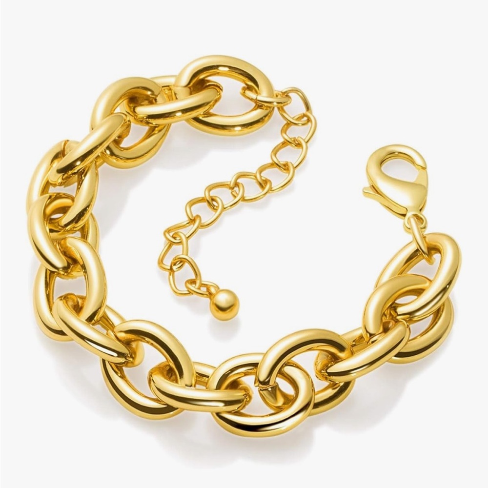 Elegant Gold Chain Bracelet